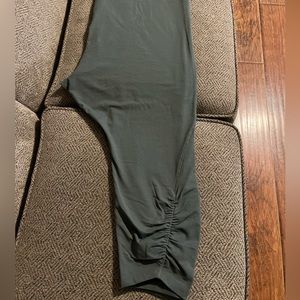 Size 4X, New w/o tags, Old Navy athletic leggings.